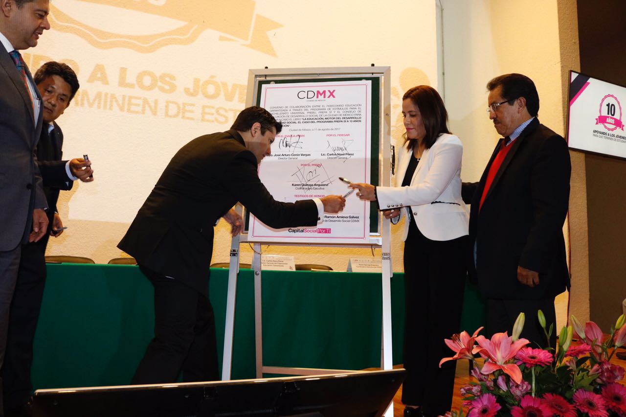 110817 SEDU FIRMA CONVENIO PREPA SÍ -EVALÚA CDMX (4).jpeg